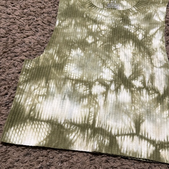 Green marbled aerie cropped - Picture 2 of 3